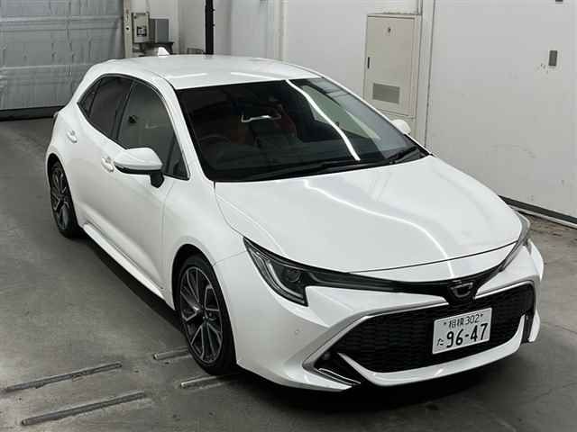 10065 Toyota Corolla sport NRE210H 2018 г. (MIRIVE Saitama)